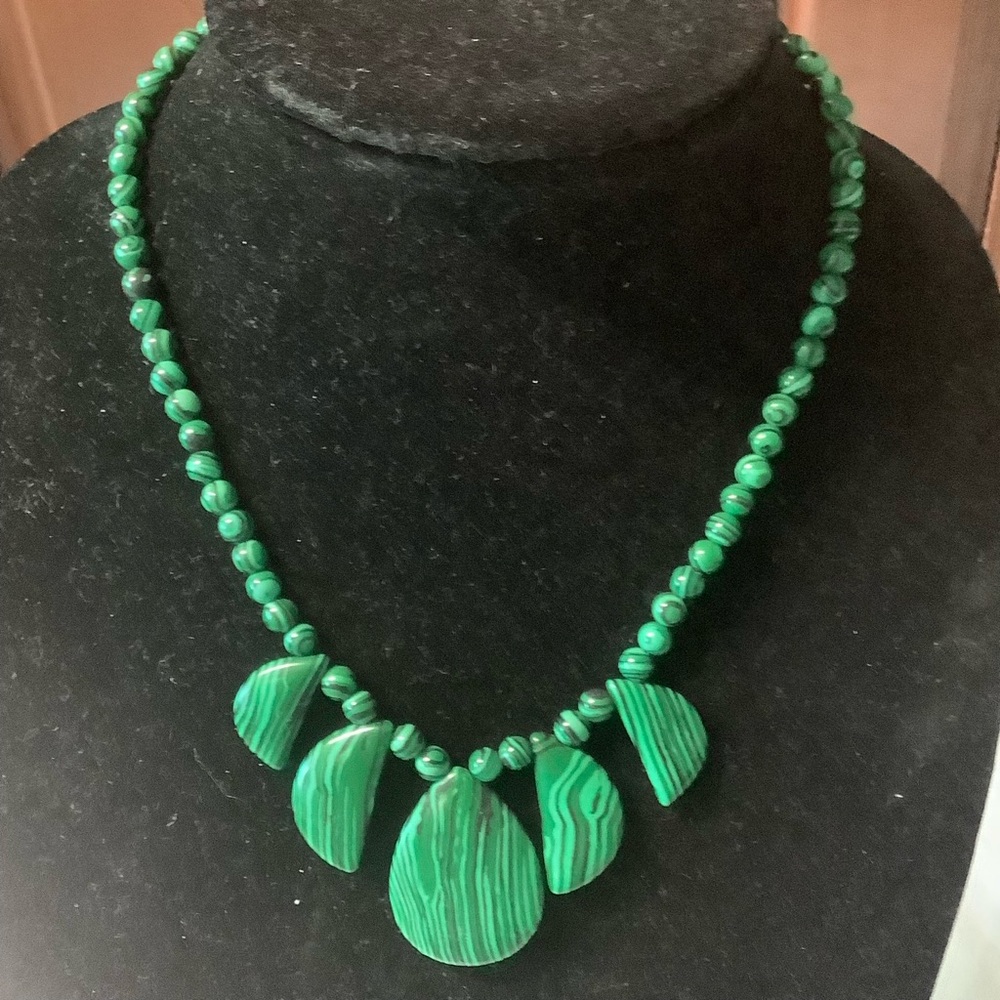Elegant Simulated or Manmade Green Beaded Malachite Necklace
